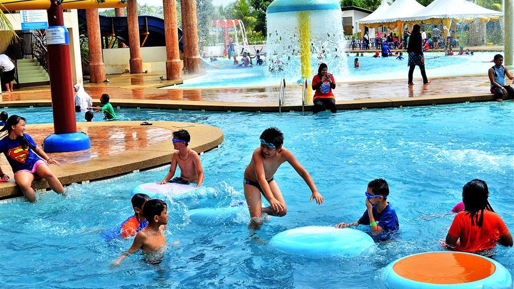 Bayou Lagoon Park 4*